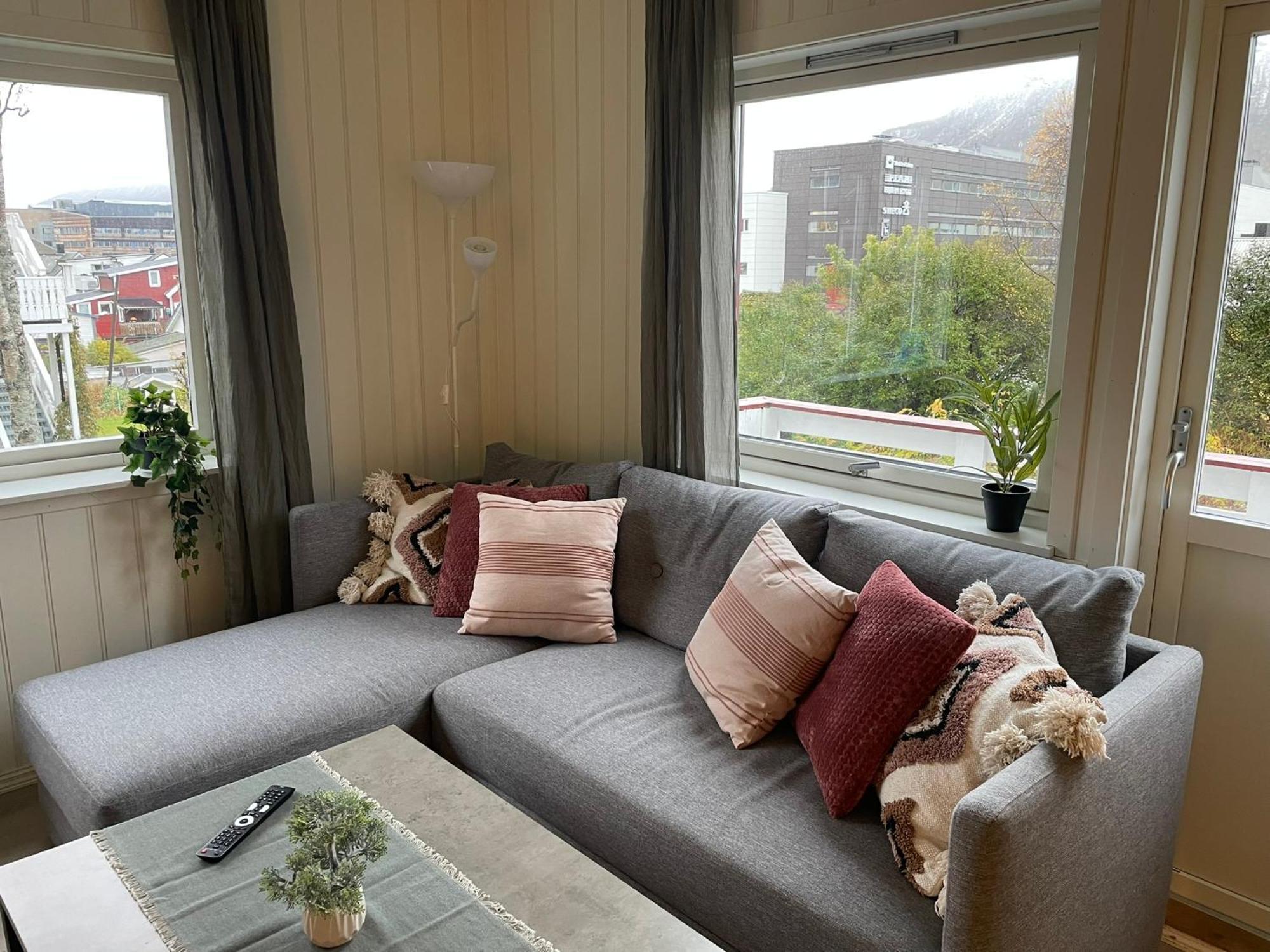 Centrally Located Apartment With 2 Bedrooms And Free Parking Tromso Exterior photo