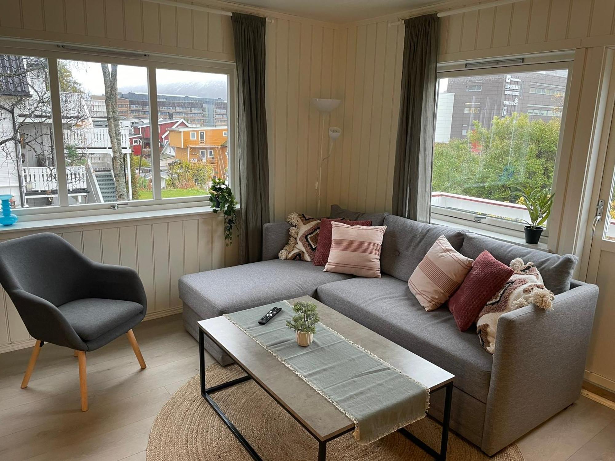 Centrally Located Apartment With 2 Bedrooms And Free Parking Tromso Exterior photo
