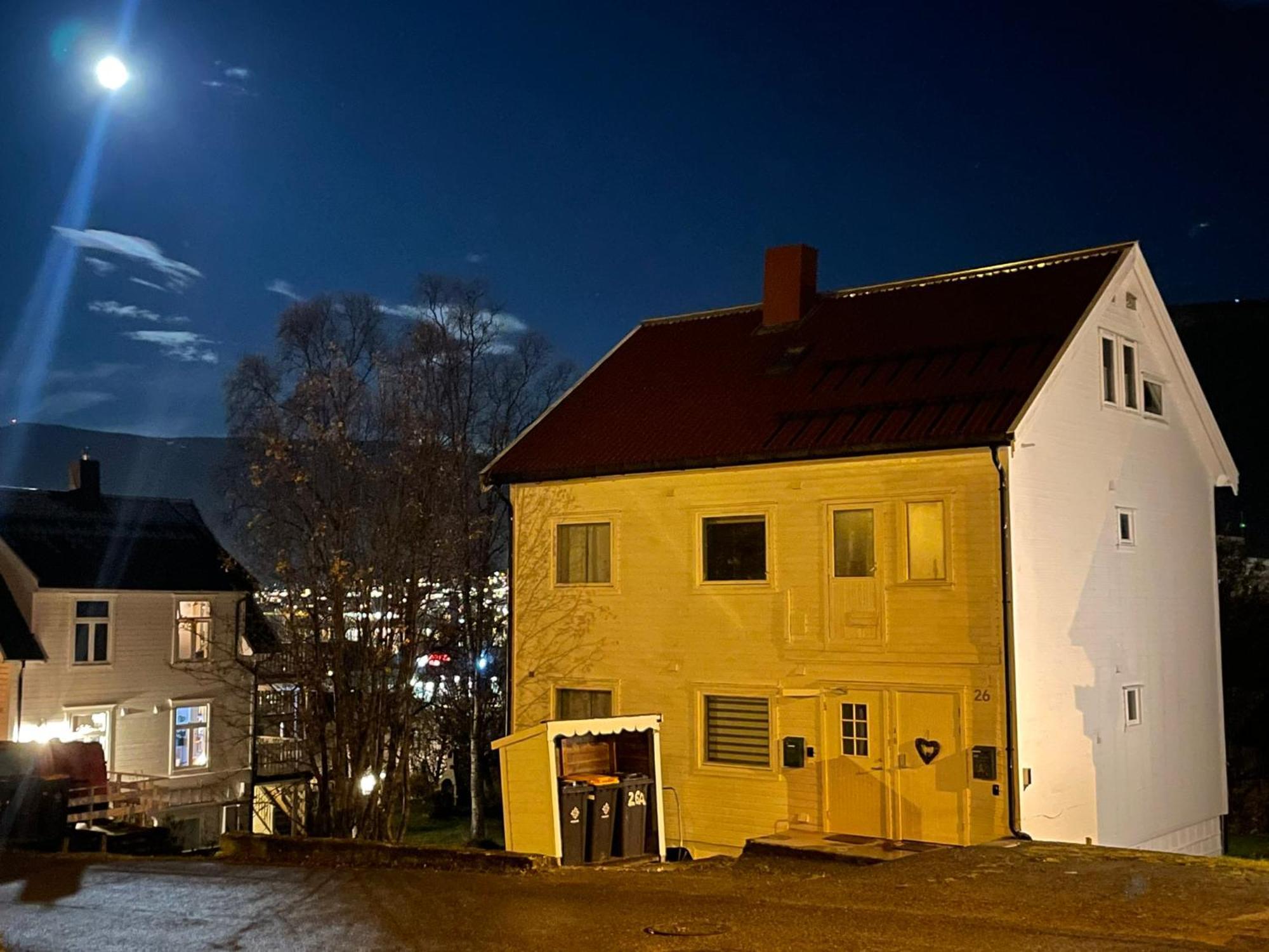 Centrally Located Apartment With 2 Bedrooms And Free Parking Tromso Exterior photo
